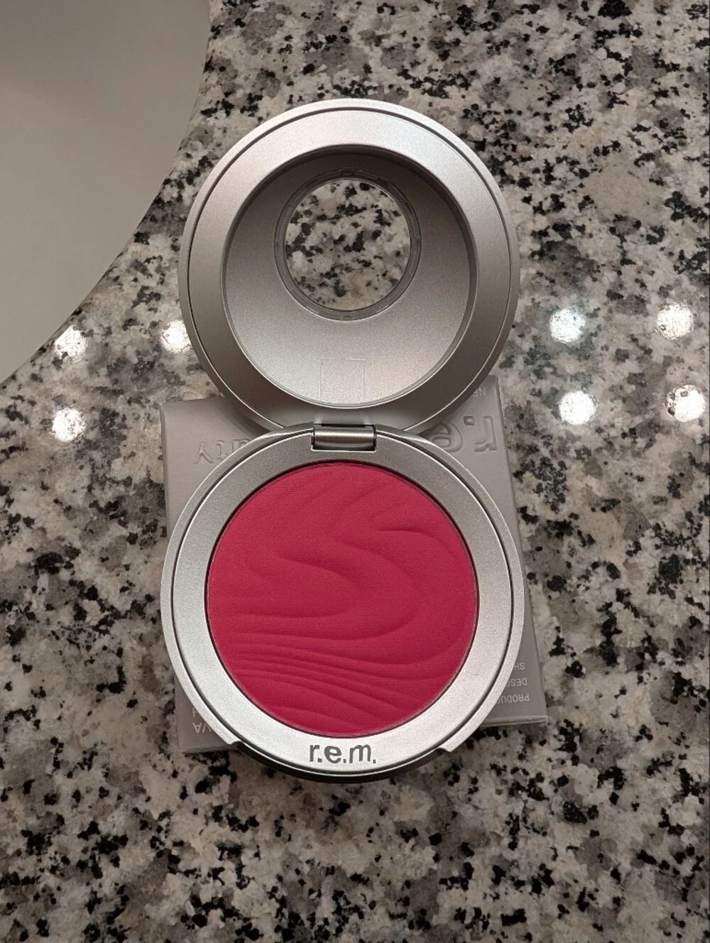 REM beauty Strawberry Nebula Satin Matte Blush